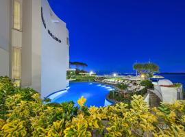 Punta Molino Beach Resort & Thermal Spa，位于伊斯基亚Ischia Porto的酒店