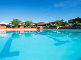 Camping Domaine de Chaussy，位于拉戈尔斯的露营地