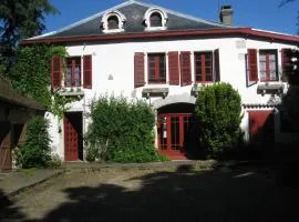 克劳泽里杜桂哈特尚布里斯德住宿加早餐旅馆