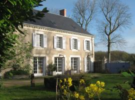 Le Petit Bois，位于Château-la-Vallière的酒店