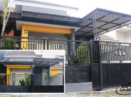 Villa Rafif Batu - Four Bedroom，位于巴图的酒店