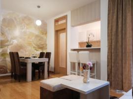 Apartman KEJ free parking，位于克拉列沃的酒店