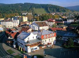 HOTEL STAŘÍČ，位于耶塞尼克的酒店