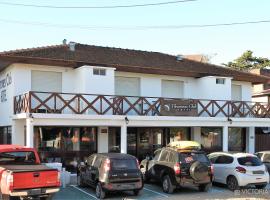 Hotel Tiburones Club，位于格塞尔镇的酒店