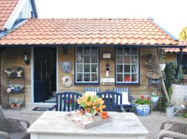 Prive tuinhuis B&B Elly，位于Sint Pancras海尔许霍瓦德火车站附近的酒店