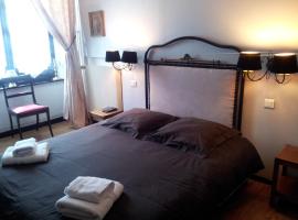 Hostel Le Prieure，位于Chilhac的酒店