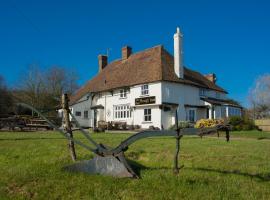 The Plough Inn，位于Stalisfield的酒店