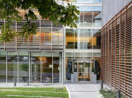 巴黎默东埃米塔泽贝斯特韦斯特高级酒店，位于默东的酒店