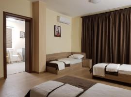 Twain Apart&Rooms，位于索非亚的酒店