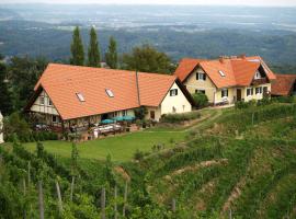 Weingut Albert, Familie Cramer，位于绍萨尔地区基策克的酒店