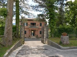 Villa delle Rose - Hotel Paradiso，位于Amandola的酒店