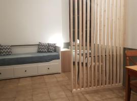 10 Rue du Bourg Neuf，位于Bruyères-le-Châtel的酒店