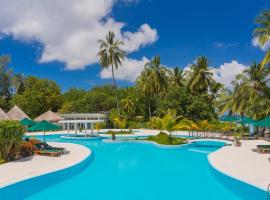 Equator Village Maldives，位于甘岛的酒店