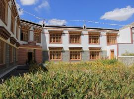 Hotel Pangong Residency，位于列城的酒店