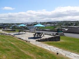 The Dungloe Coast Hotel，位于邓格洛的酒店