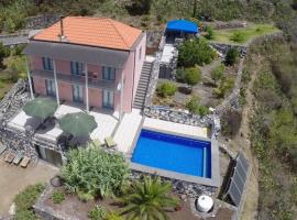 Villa Buena Vista mit beheiztem, abdeckbarem Pool und Sauna，位于蒂哈拉费的酒店