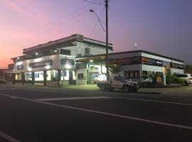 Goondihill Hotel，位于因尼斯费尔的酒店