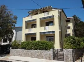 Studio Apartments Cavrak with Terrace