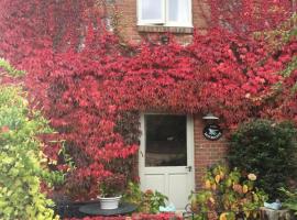 The Dovecote, Stoke Farthing Courtyard，位于布罗德绰克的酒店