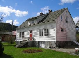 普雷斯瑟斯戈尔德度假屋，位于Ølve的酒店