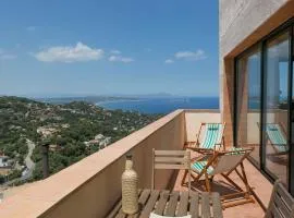 2 bedroom apartment in Begur center. Sea views, terrace and pool (Ref:H09)