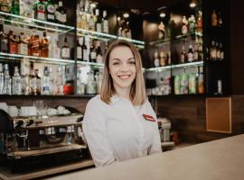 Hotel Zacisze，位于Bratkowice的酒店