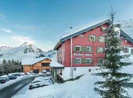 阿德勒达米尔斯酒店