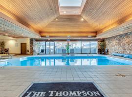 汤普森酒店，位于坎卢普斯BIG Little Science Centre Kamloops附近的酒店