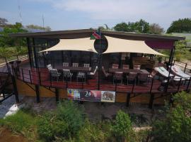 Zovu Elephant Lodge，位于Kasika的酒店