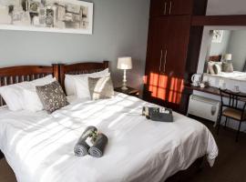 Stonehenge River Lodge，位于帕雷斯的酒店