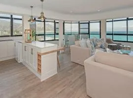 The Sun, Whales & Waves - Seafront Apartment