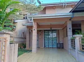 Muslim Dinaim Homestay