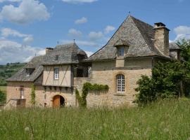 La cour pavée，位于Sébrazac的酒店