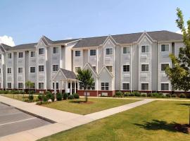Microtel Inn & Suites by Wyndham Huntsville，位于亨茨维尔的酒店
