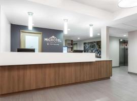 米克罗卡斯尔曼酒店，位于Casselman的酒店