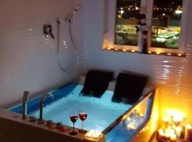 Studio-Apartment VAL - Luxury massage chair - Private SPA- Jacuzzi, Infrared Sauna, , Parking with video surveillance, Entry with PIN 0 - 24h, FREE CANCELLATION UNTIL 2 PM ON THE LAST DAY OF CHECK IN