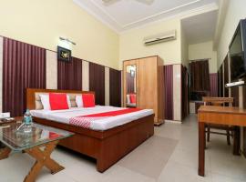 OYO 24979 Hotel Seven Star，位于Nūruddīn的酒店
