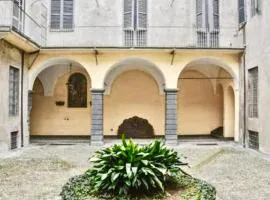 Two rooms apartment in Palazzo Malaspina