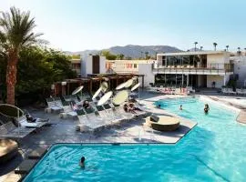 艾斯游泳俱乐部棕榈泉酒店