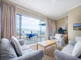 Herolds Bay Accommodation - Hiers Ons Weer Upstairs，位于赫罗德斯湾的公寓