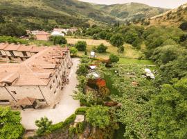 Hotel Ribera del Corneja，位于拿瓦费彼迪亚-德科尔的酒店