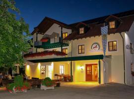 Gasthof Zum Hirschen，位于拜尔恩格里斯的酒店