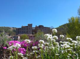 Ostello Castello del Barone di Beaufort，位于Belforte allʼIsauro的酒店