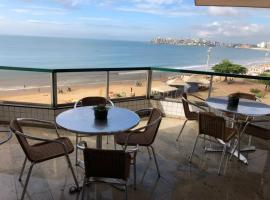Amplo apartamento em Guarapari com vistas pro mar，位于瓜拉派瑞希尔斯海滩附近的酒店