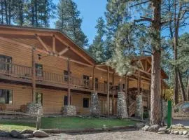 Upper Canyon Inn & Cabins