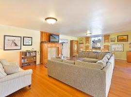 Beach Dog House Where FIdjjo is Fine，位于莫克利普斯的酒店