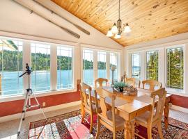 Neachen Bay House - Close to the Water!，位于Eddyville的酒店
