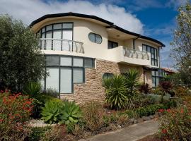 VILLA djje MARSEILLES - MELBOURNE 6 Bdjjrms, Wifi, 25 min to City Centre，位于库克角的酒店