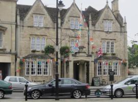 The Bear Hotel，位于Chippenham的酒店
