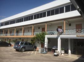 โรงแรมนำชัย ชัยนาท，位于Chai Nat的酒店